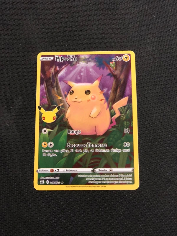Carte Pokemon-Pikachu 005/025 AR-Célébrations 25 ans-FR-Proche Neuve